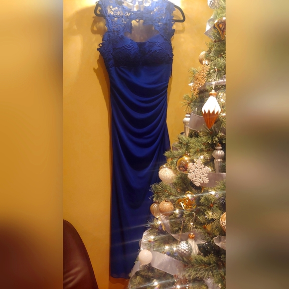 Beautiful Blue cocktail dress - Picture 3 of 6